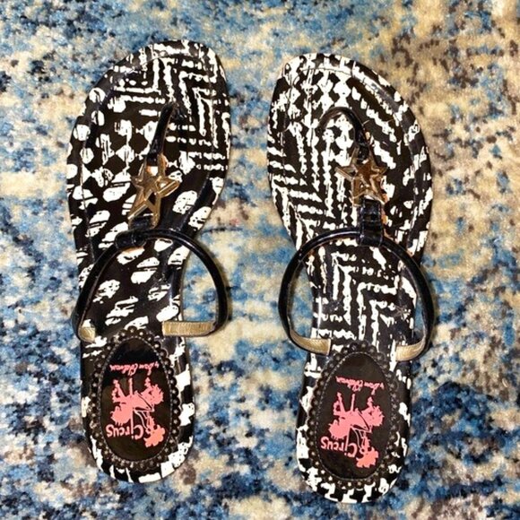 SANDALS - Picture 1 of 2
